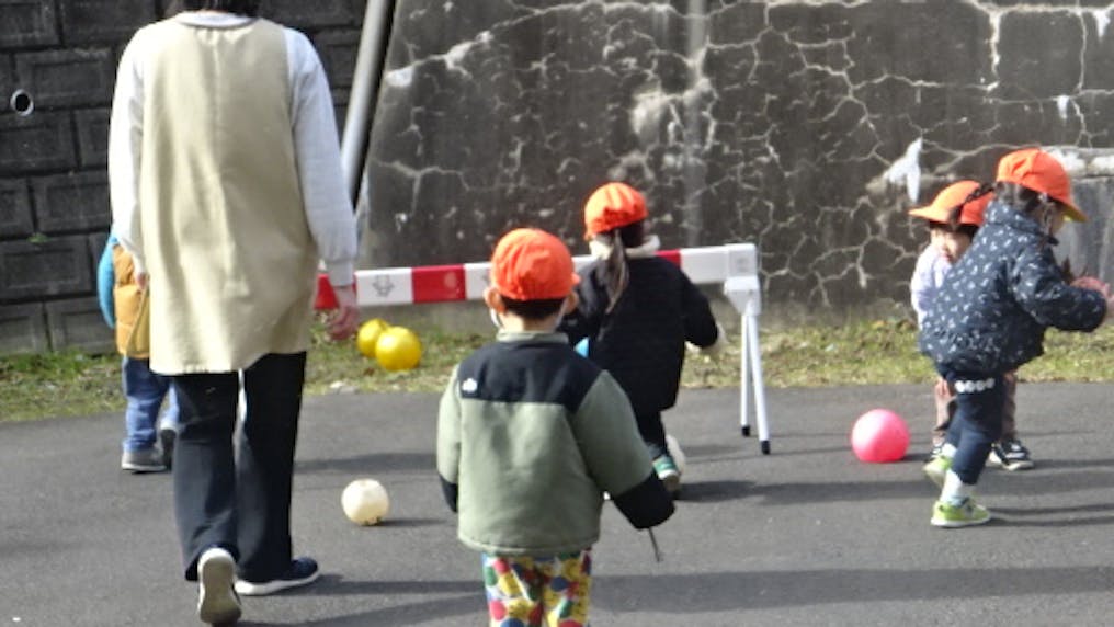 保育園前のお庭