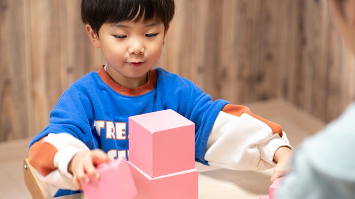 モンテッソーリ教具を使って個別療育