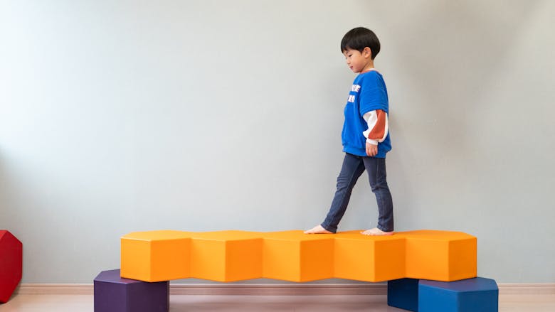 毎月１万円のサロンチケット支給でネイルやまつエクOK