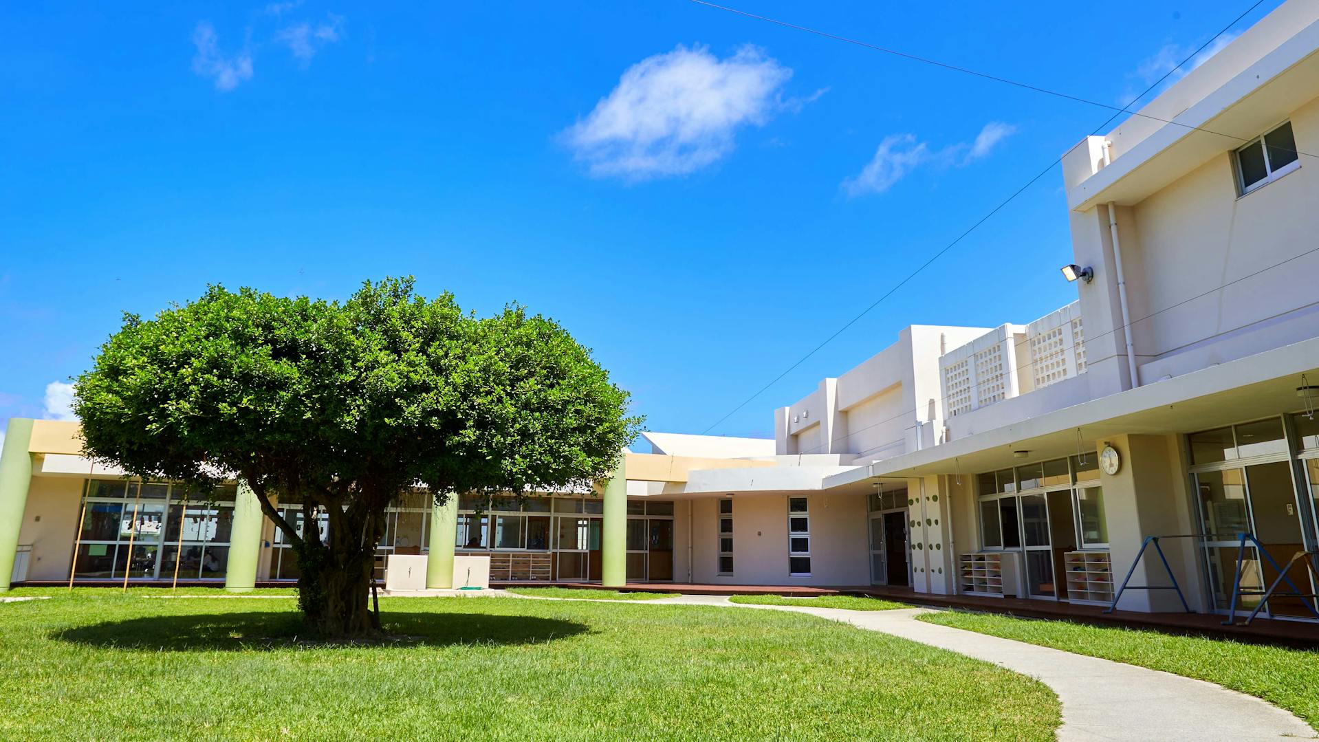 R8年度保育士募集/月給23万円/賞与年3回/正社員登用制度