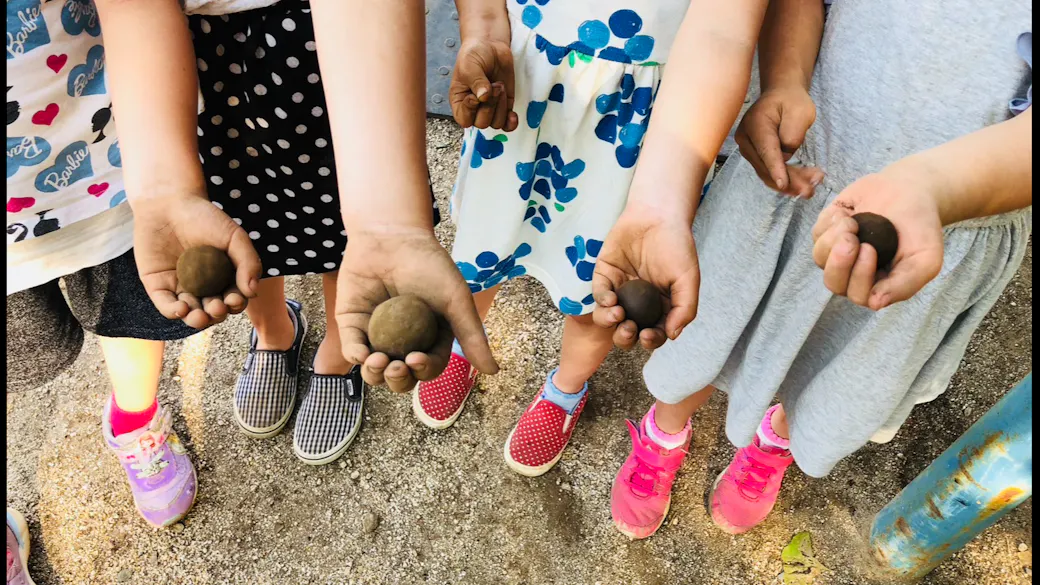 楽しいなぁ～　　泥団子作ったよ！！