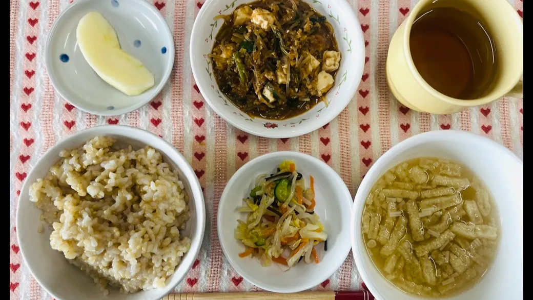 和食を中心に出汁の旨味が感じられる給食