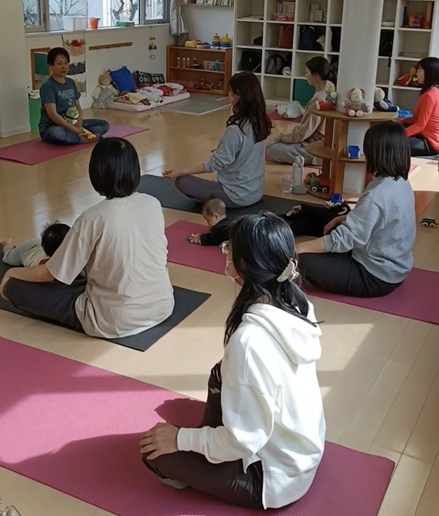 おやこでふれあいヨガ