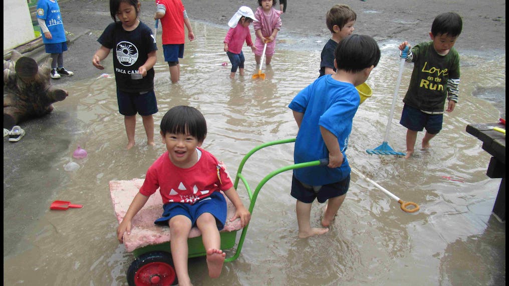 雨の恵みを楽しむ