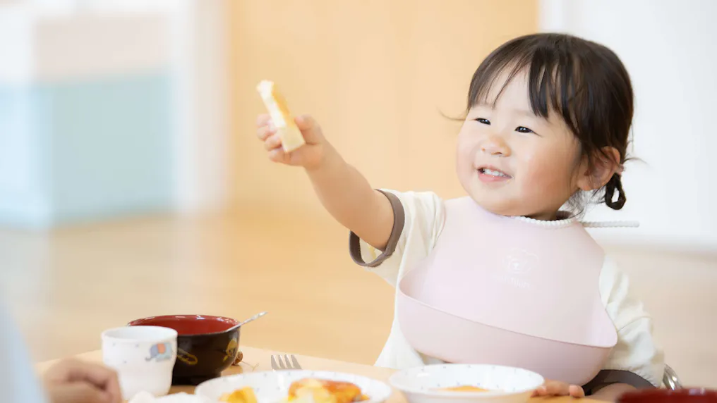 園内の調理室でおいしい給食を提供