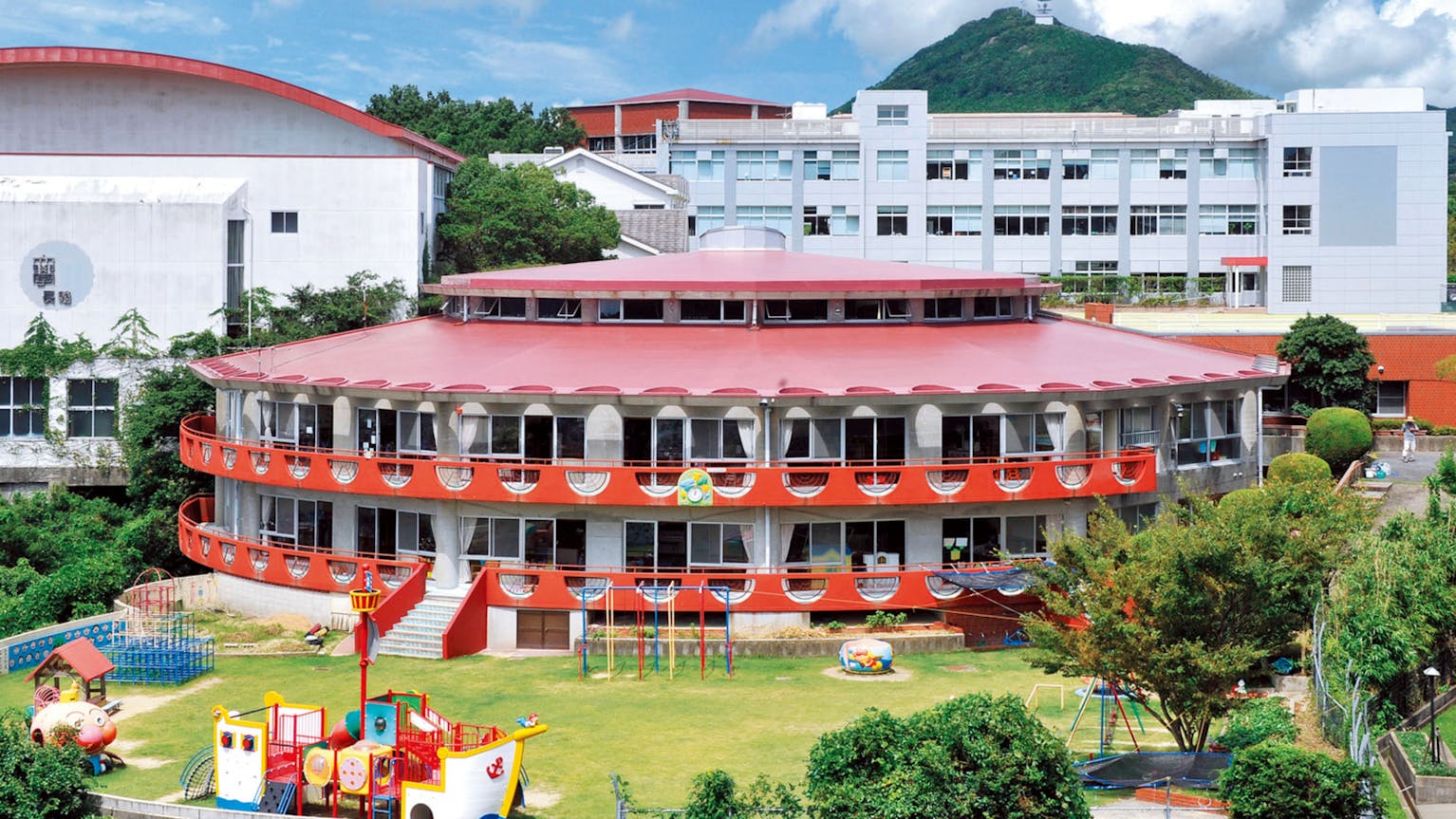 ひとりひとりを”ぎゅっと”抱きしめる保育