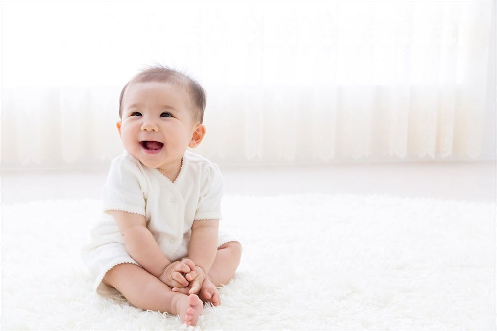木材の香りに囲まれたあたたかな園内