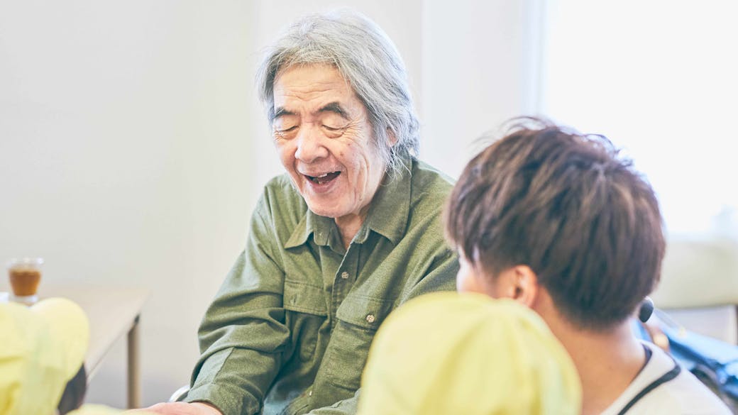 高齢者の方々との交流