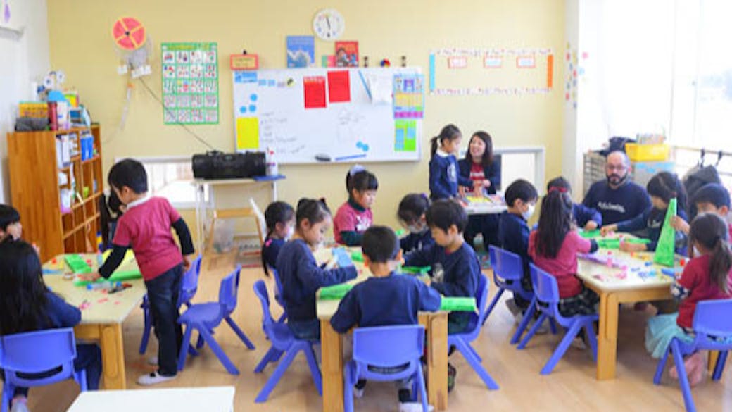 外国人＋日本人バイリンガルWティーチャー制