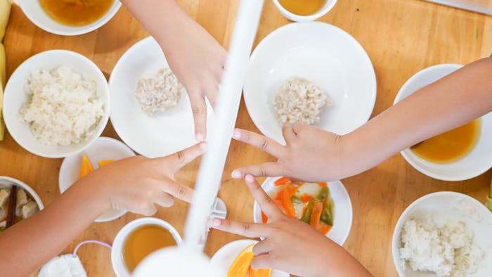 食育にも力を入れているこども園で、子どもたちの成長をサポート