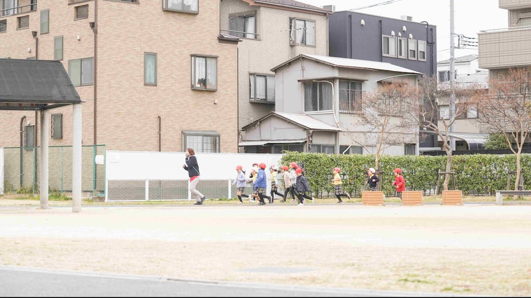 目の前に広がる大きな公園