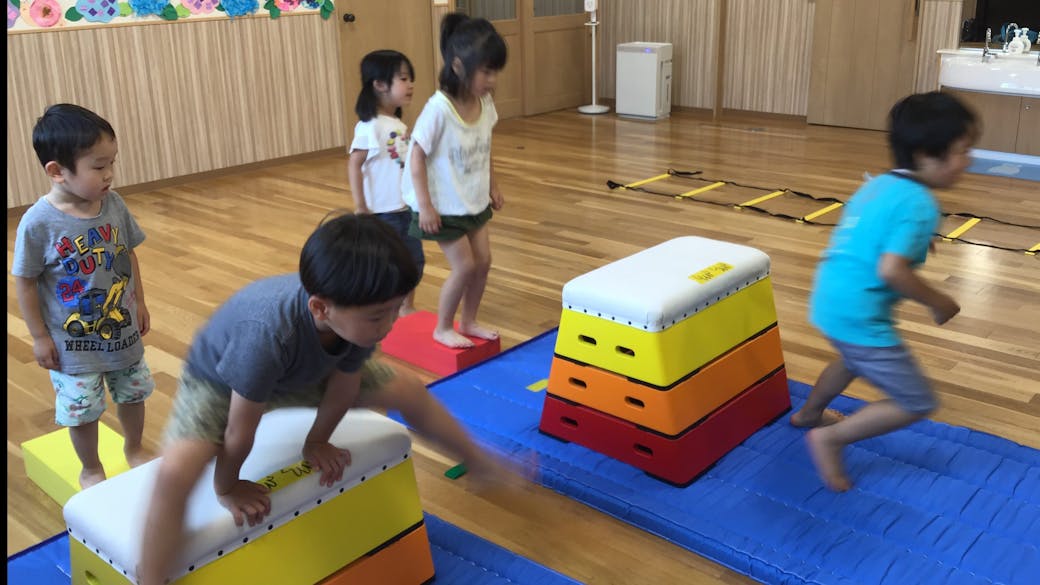 体操教室・・・様々な運動あそびを楽しむ