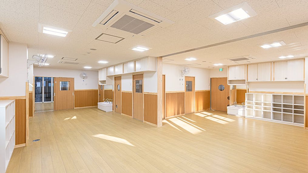校舎と園庭が新しくなりました