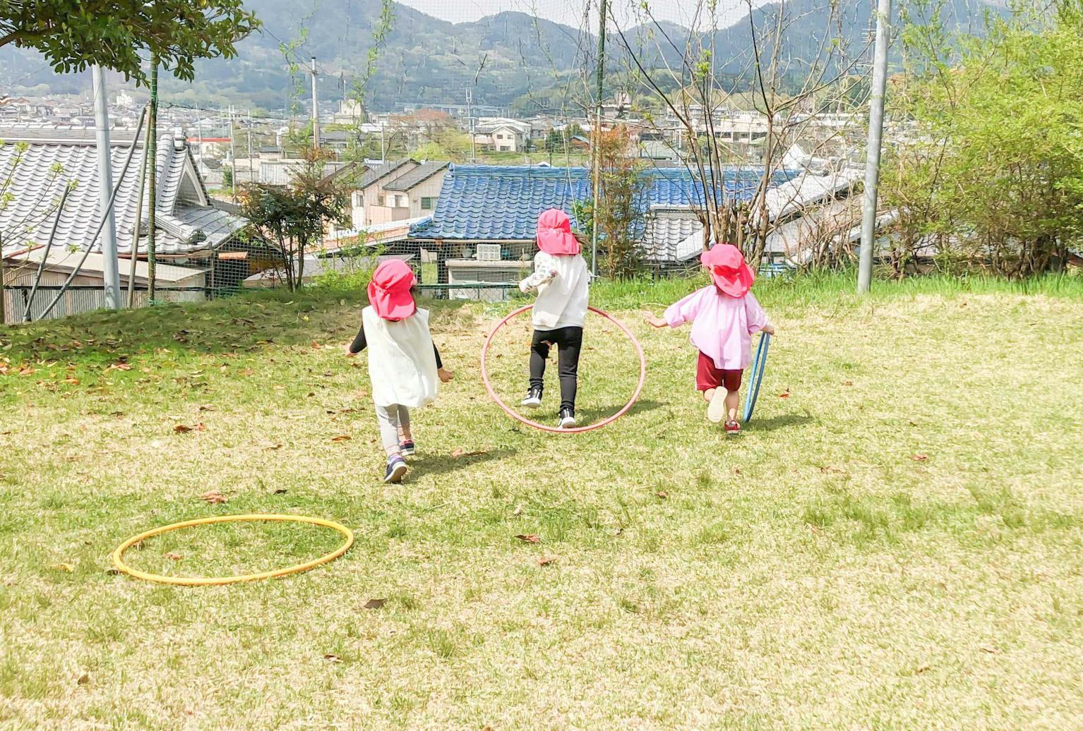 子どもが大好きで子どもの育ちに関わりたい保育士さん募集!!