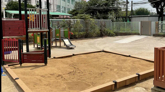 乳児用園庭・幼児用園庭
