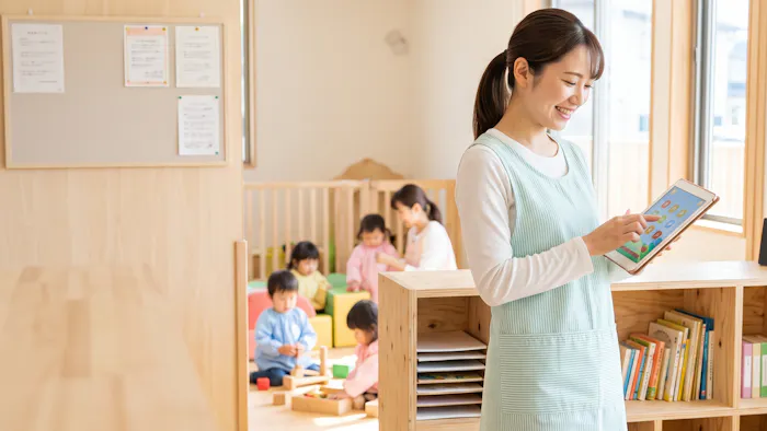 コドモン導入で事務・電話を削減！子どもと向き合える保育環境へ