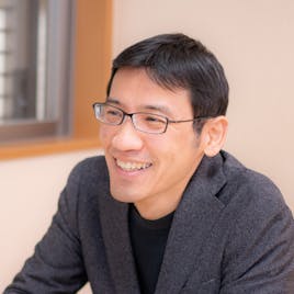 代表・西岡