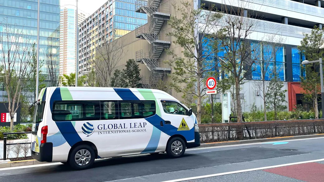 柔軟な保育時間と便利な送迎で毎日をサポート