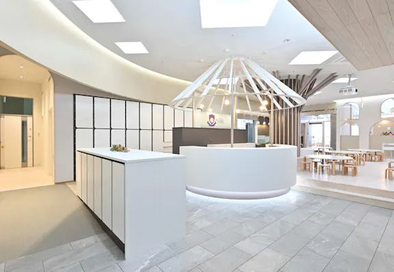 株式会社ポピンズエデュケア ポピンズナーサリースクールららテラス HARUMI FLAG