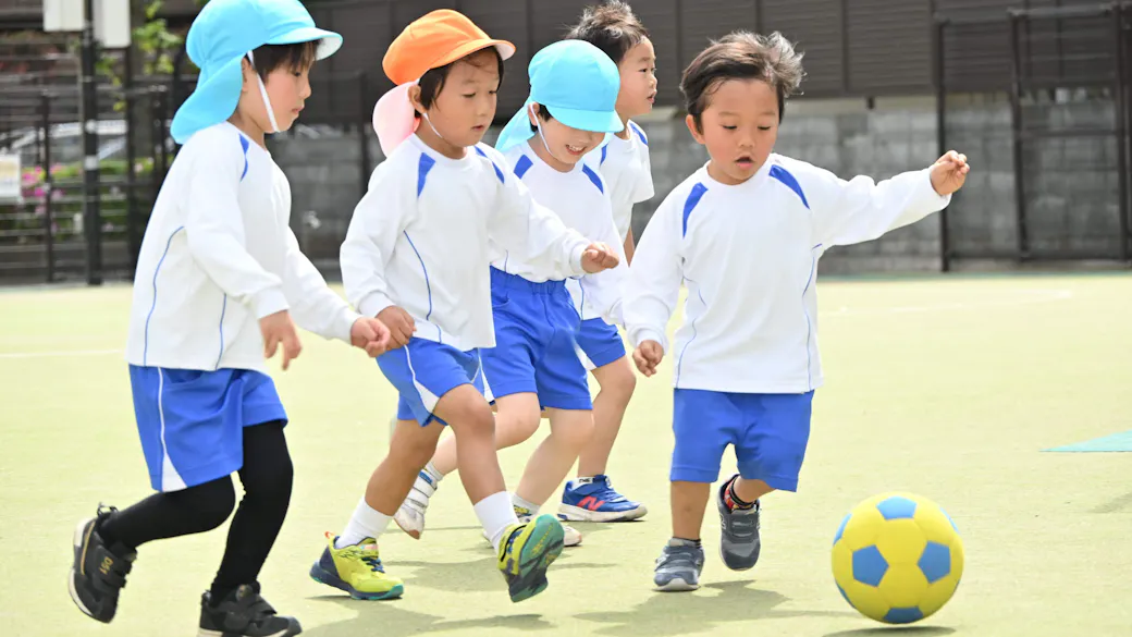 グランドで思い切り遊ぶ【運動遊び】