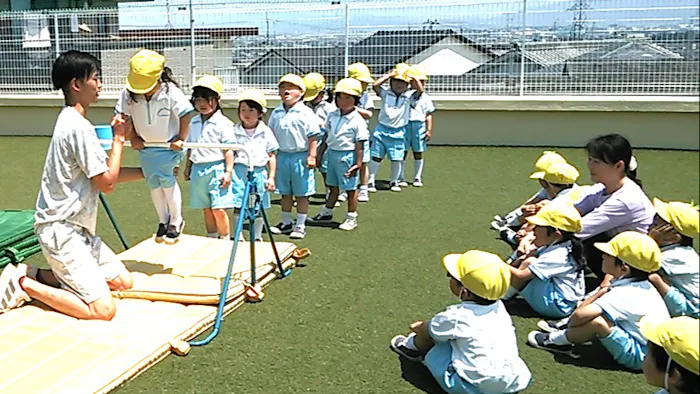 早苗幼稚園には専属で体育や英語の教員も常駐勤務しています。