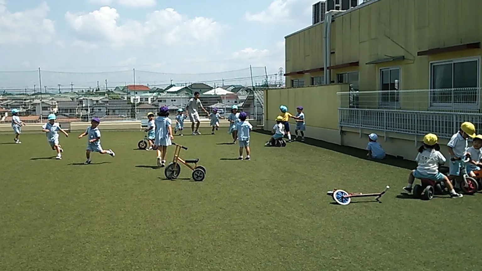 早苗幼稚園では園児も教職員も伸びやかな環境を大切にしています