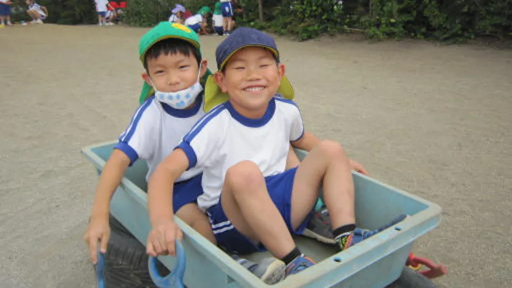 遊びを通して学びます