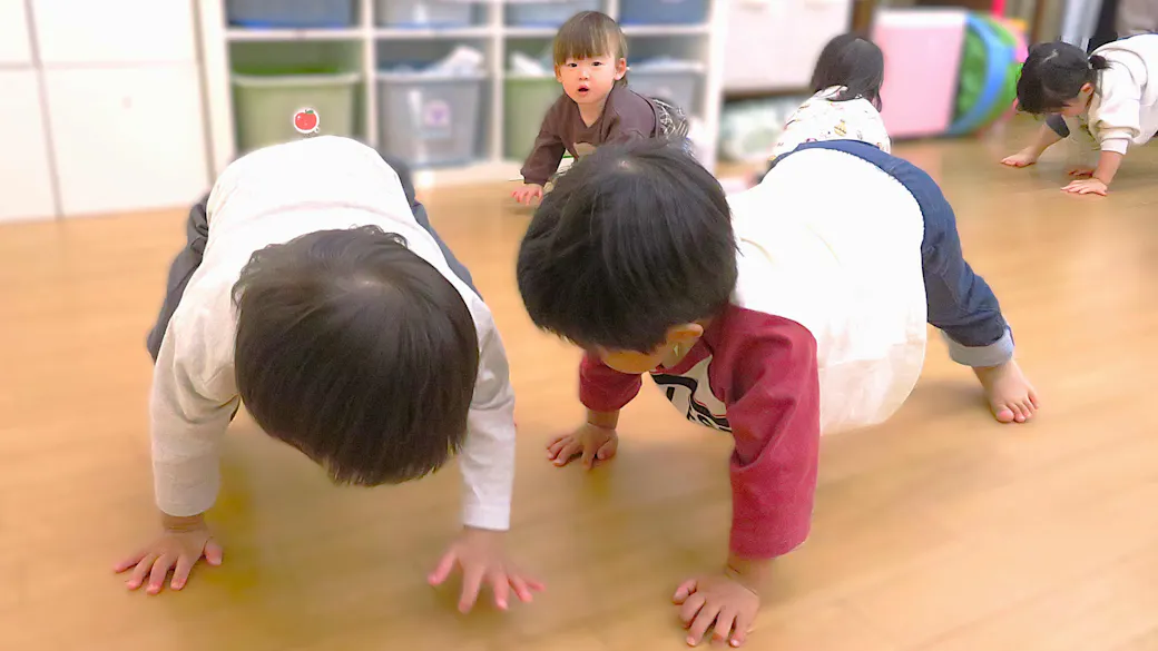 リズム体操で体幹強化！