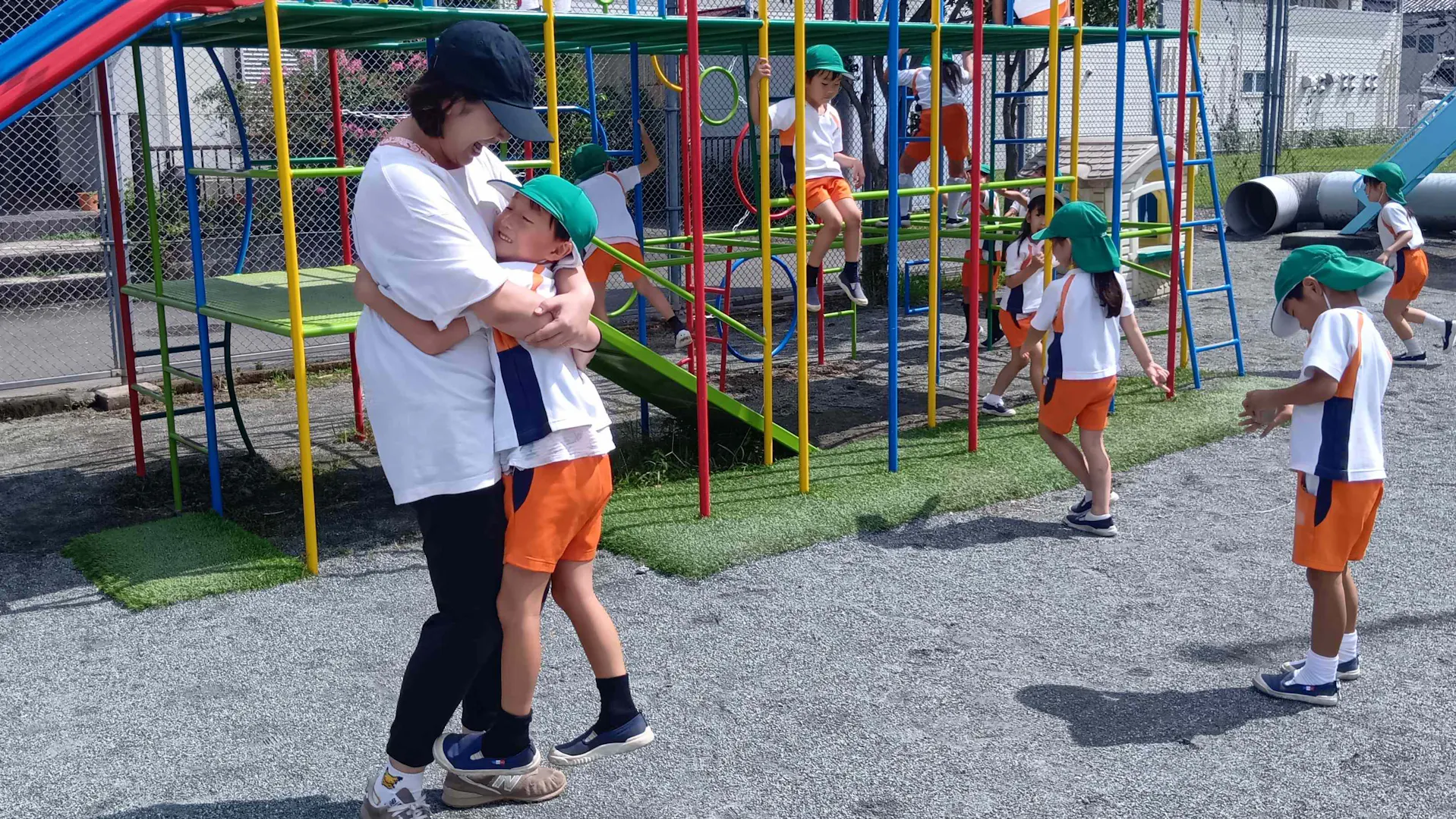 こども大好きな人募集します！休憩室完★年間休日１３８日★