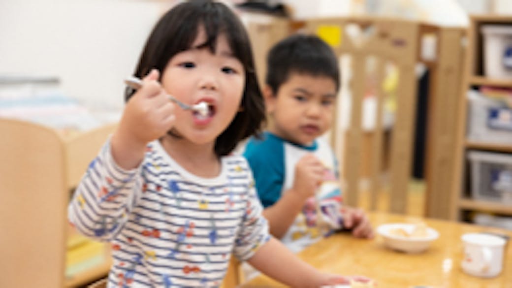 食べることを楽しみ、感謝する気持ちを育む