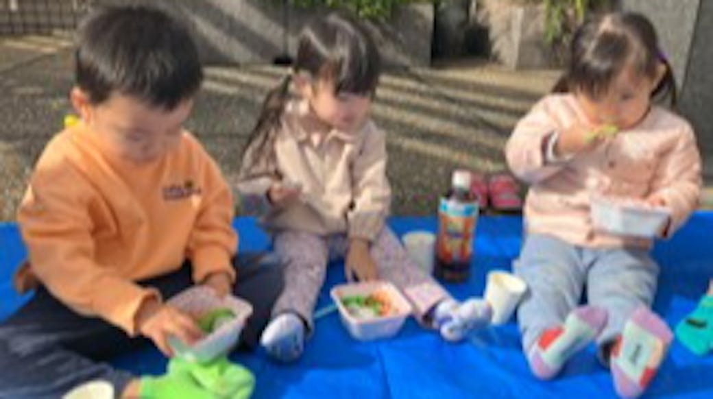 食べることを楽しみ、感謝する気持ちを育む