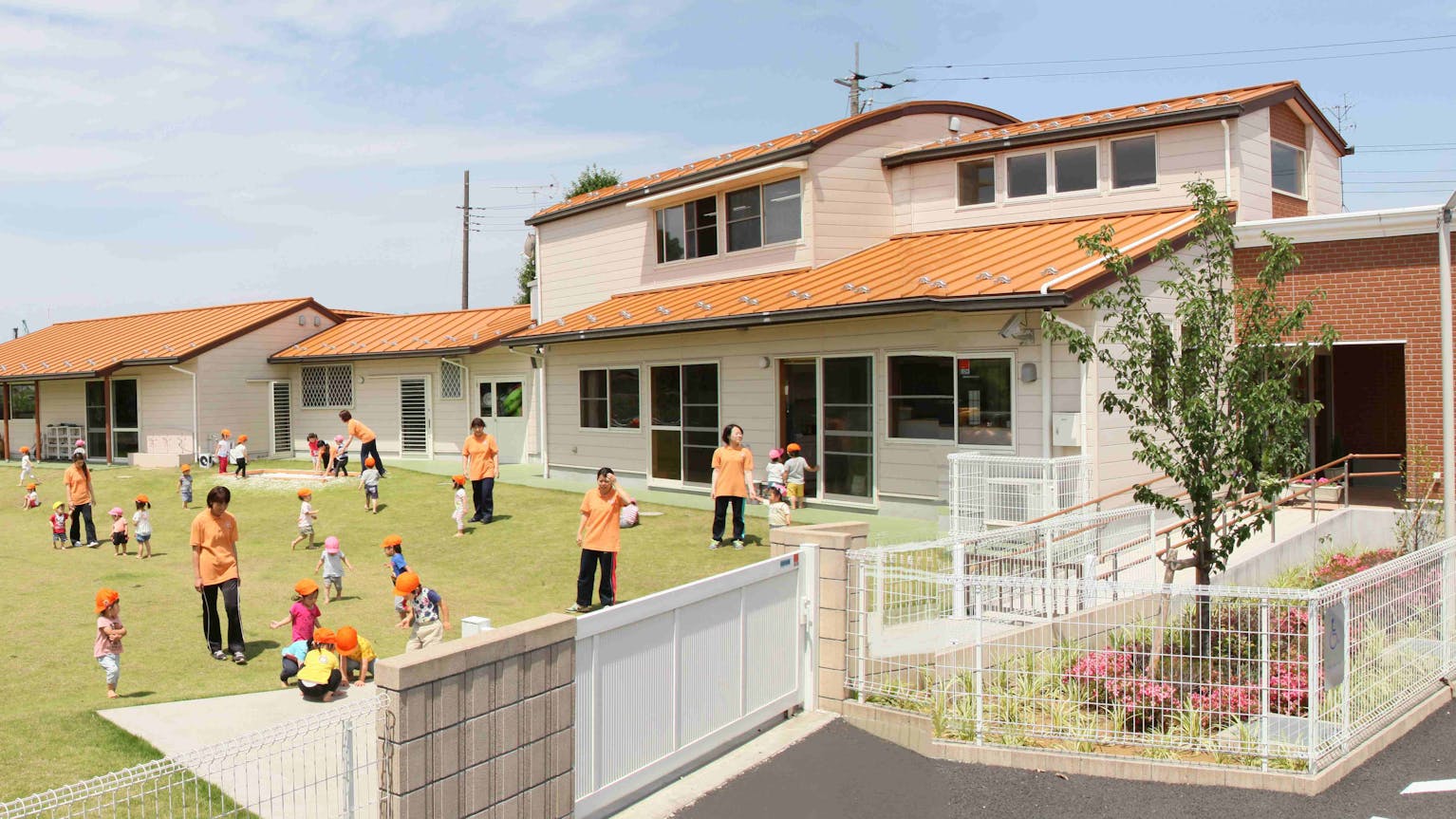 【 新卒】R８年4月採用 ０～２歳の保育園の保育士募集！