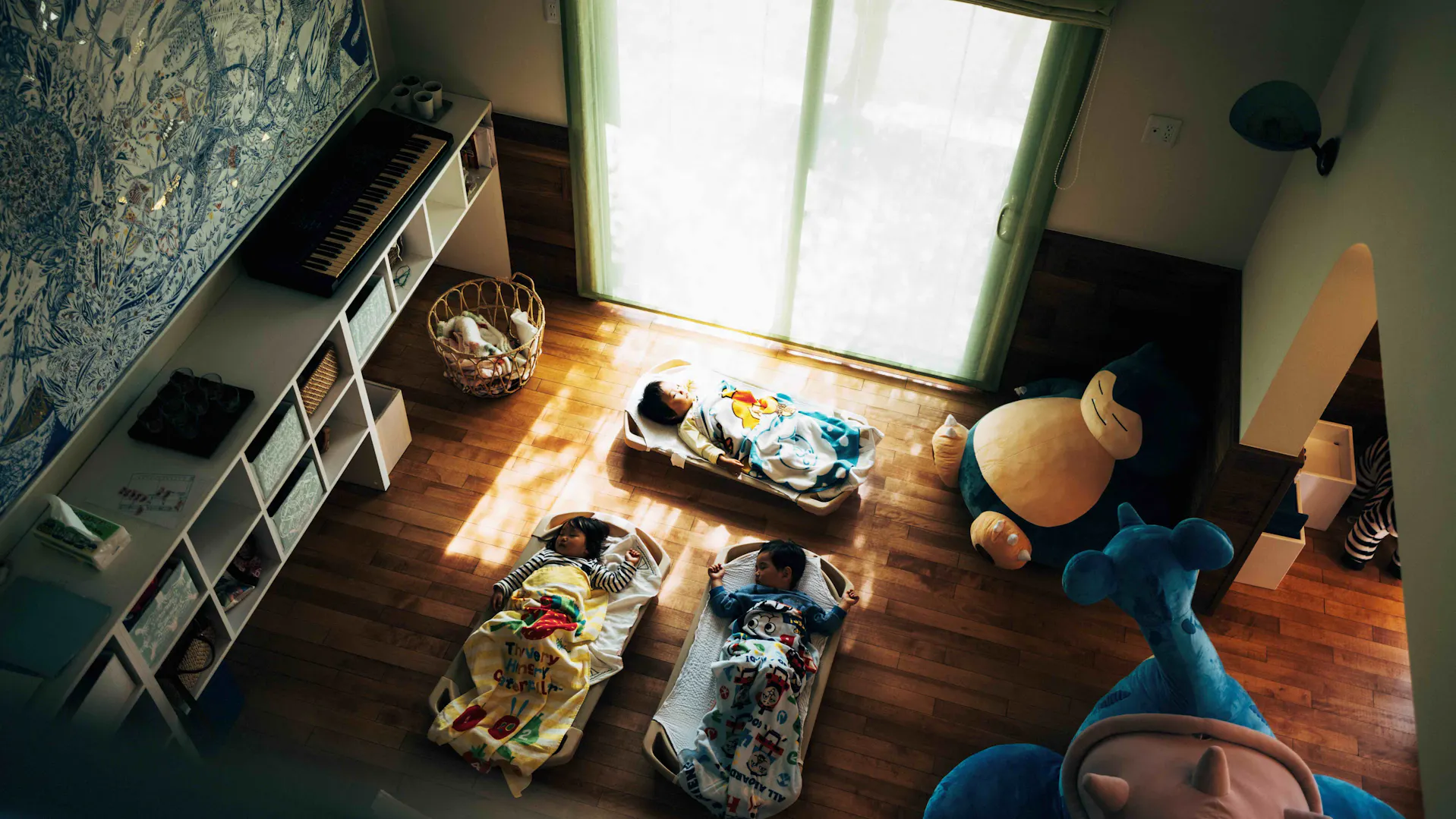 朝と夕方：短い勤務でも、保育に専念できる環境です。