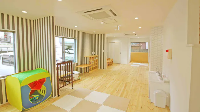 四季のいろ保育園　吉塚園