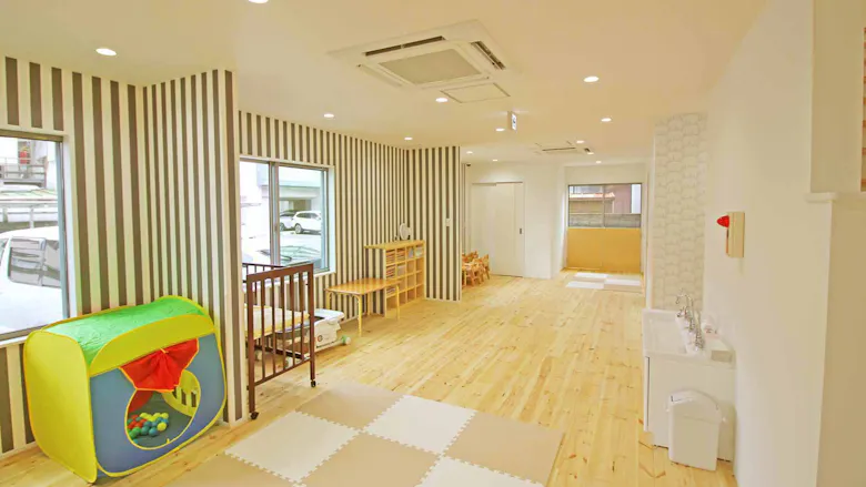 四季のいろ保育園　吉塚園