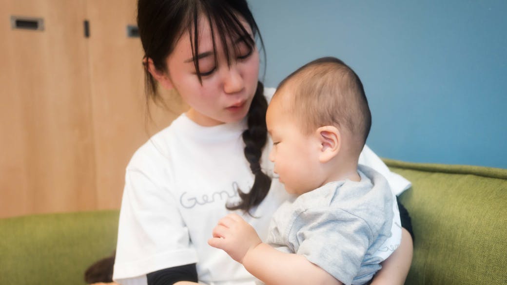 子どものありのままの姿を受けとめ 愛着形成を育む乳児期