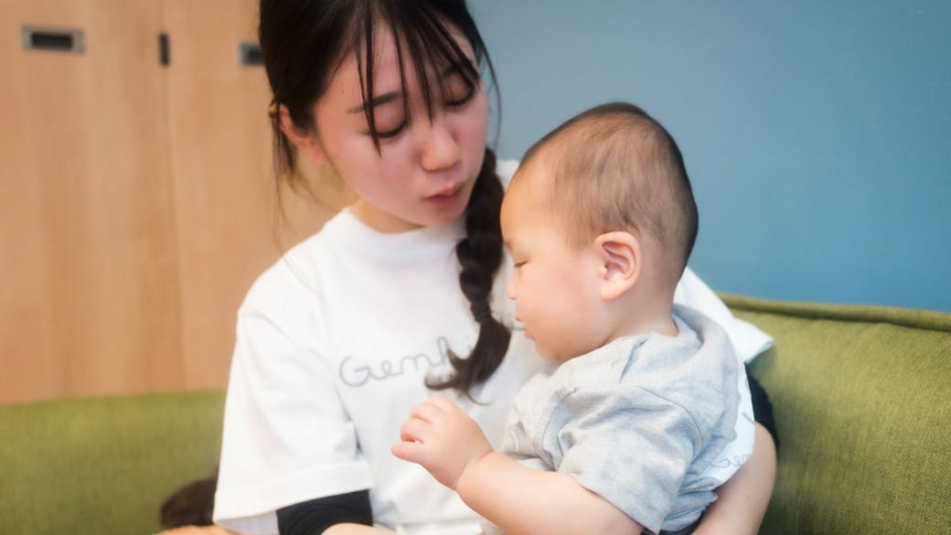 子どものありのままの姿を受けとめ 愛着形成を育む乳児期