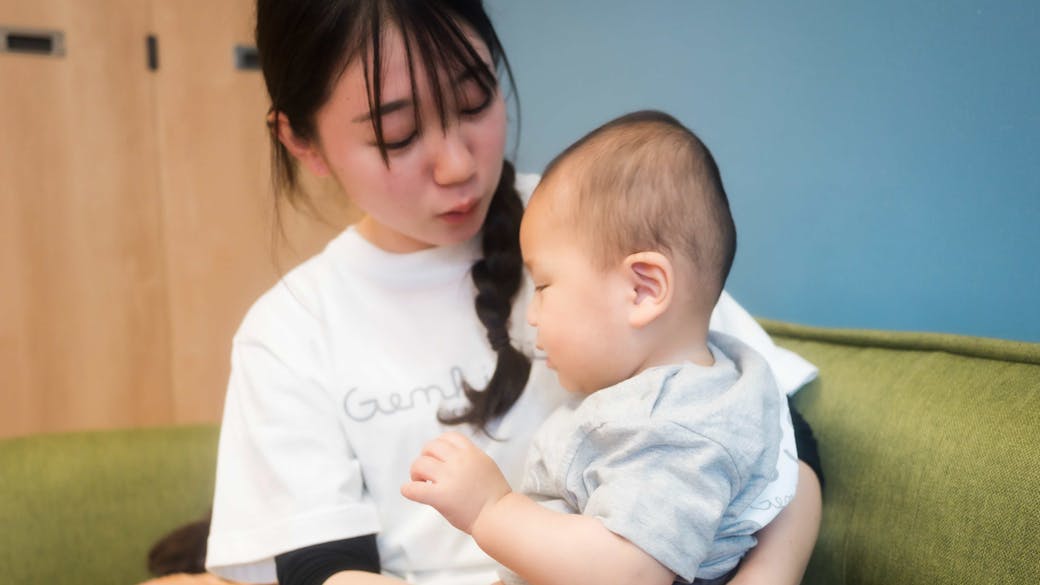 子どものありのままの姿を受けとめ 愛着形成を育む乳児期