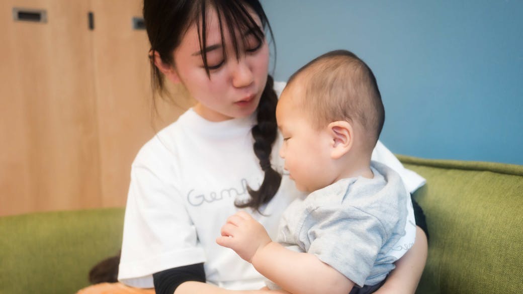 子どものありのままの姿を受けとめ 愛着形成を育む乳児期