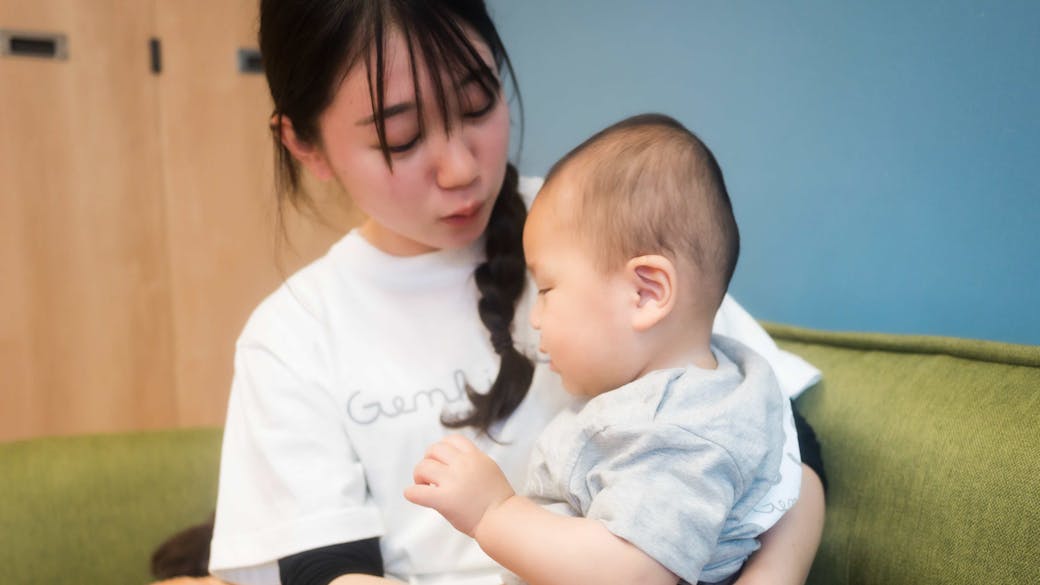 子どものありのままの姿を受けとめ 愛着形成を育む乳児期