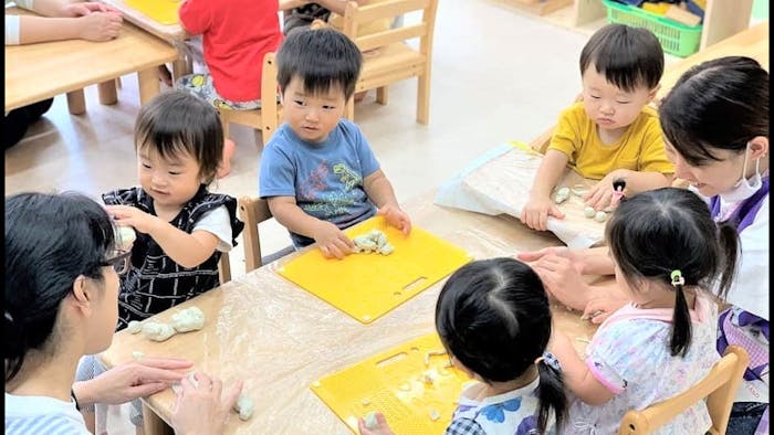 保育補助者を雇用しています