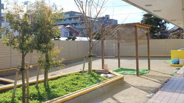 日当たりの良い園庭です。子どもたちも園庭が大好き！