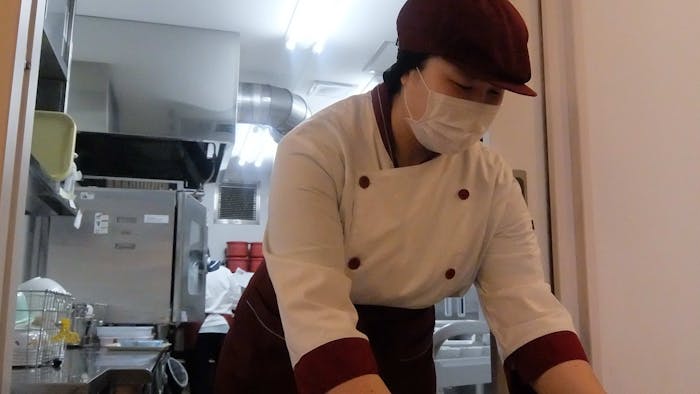給食手当がありますので割安で給食が食べられます!