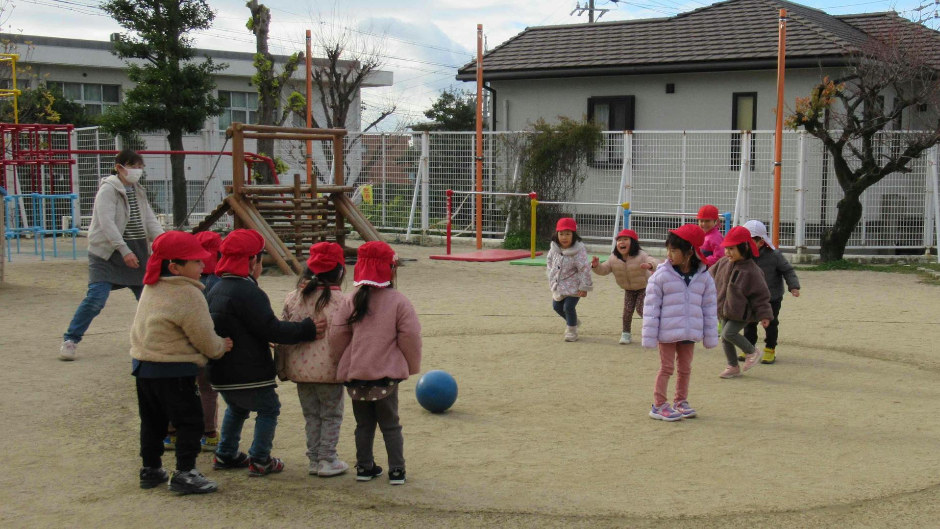 元気で明るく、子どもを心から可愛がってくださる方募集中