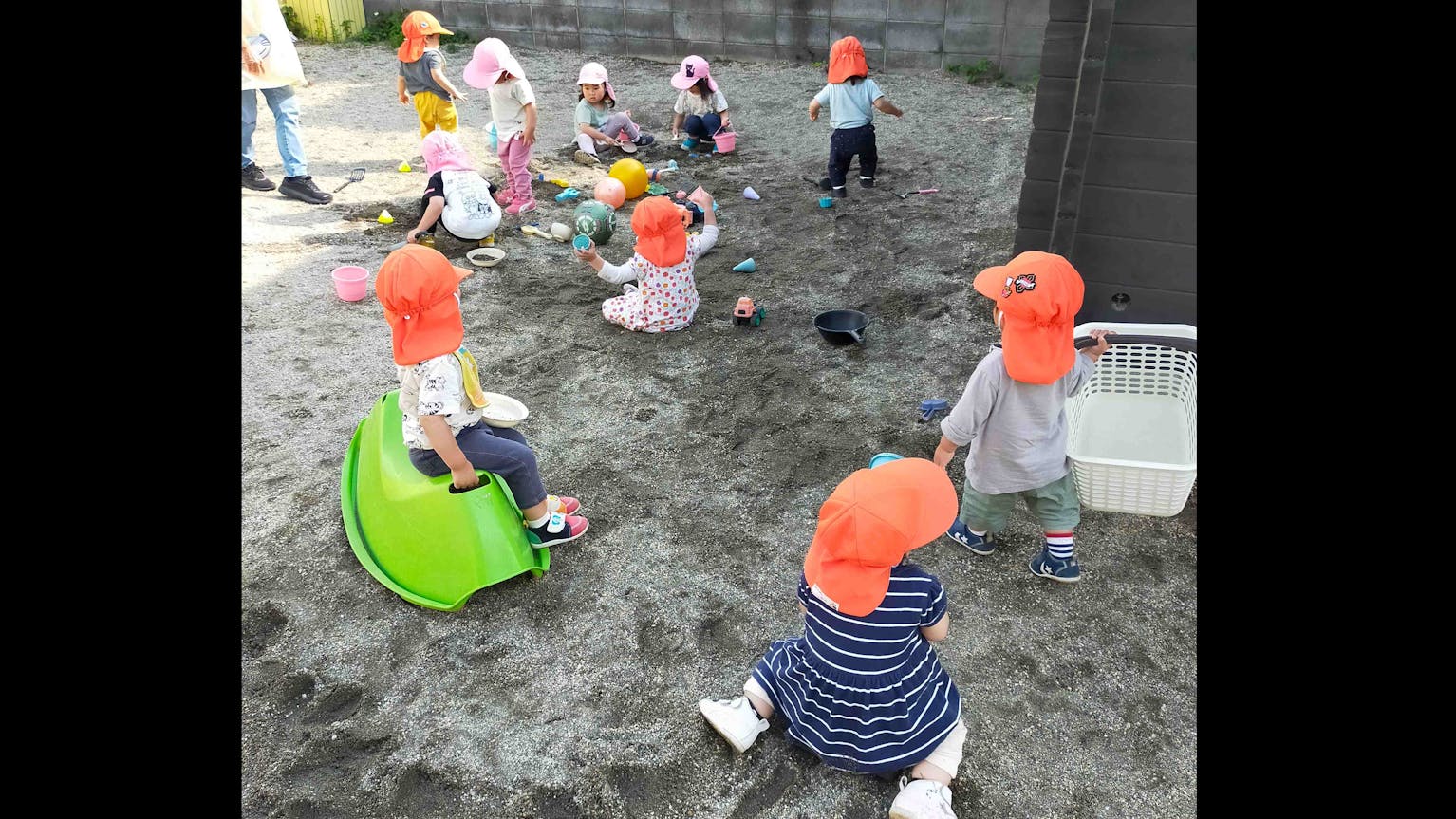 １歳児から２歳児の小規模保育園です。イエス様のお話をします。