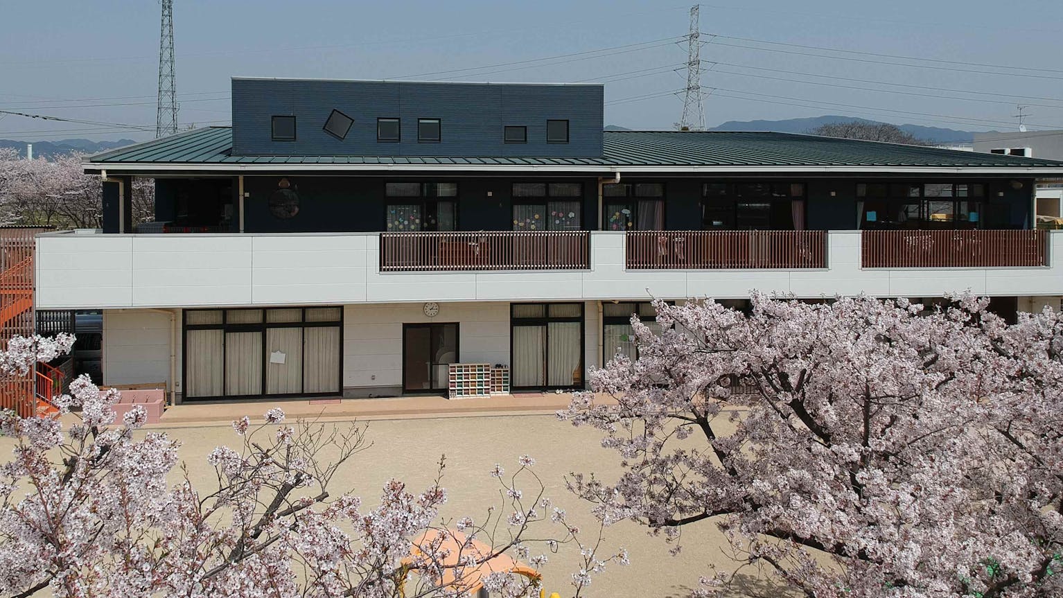 先輩の手厚いサポートがあり、負担の少ない職場です