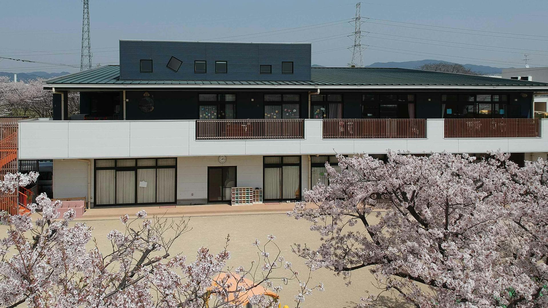 先輩の手厚いサポートがあり、負担の少ない職場です