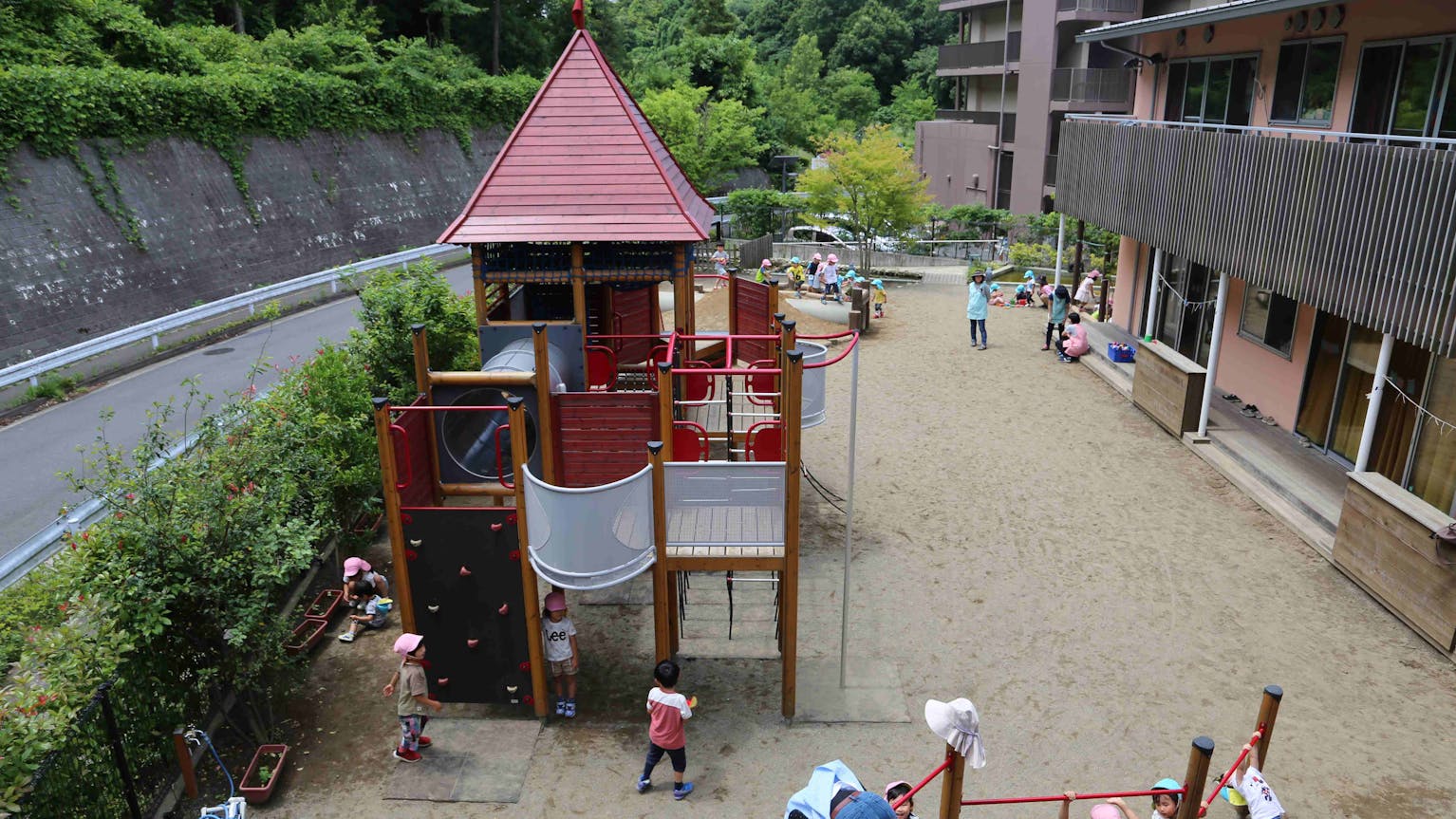 ◆もりの風保育園◆　緑あふれる保育の森／車通勤OK！