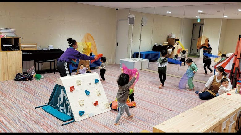 18時半には退勤可能!JOYKU LANDで保育士募集